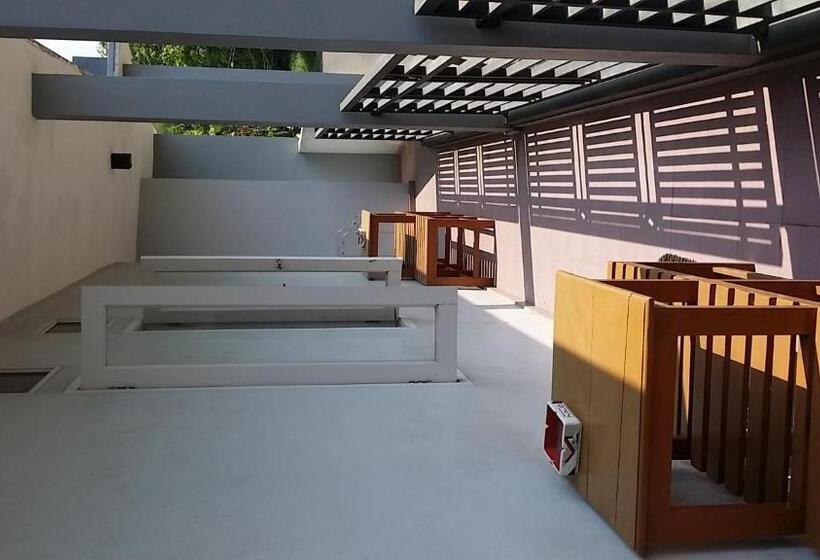 Spot On 93530 Sawang Sana Motel Syariah