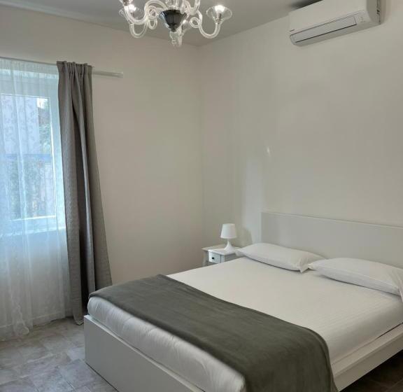 Bed and Breakfast Flora