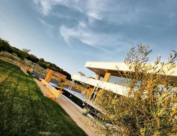 צימר Villa Saint Andrews