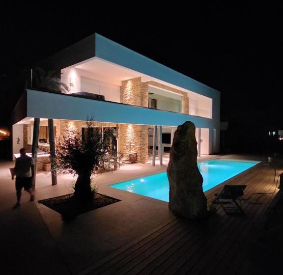 צימר Villa Saint Andrews