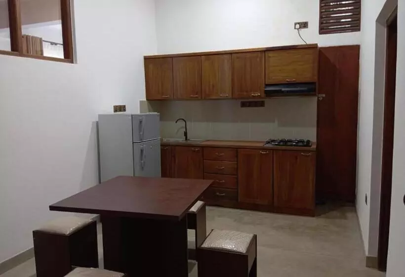 Hotelli Ceylon Ayu Resort Kandy