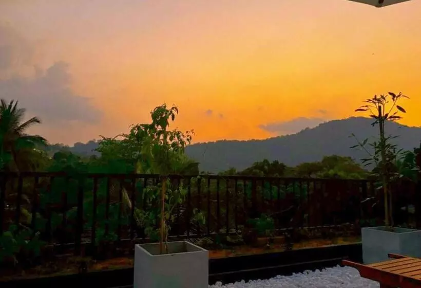 Hotelli Ceylon Ayu Resort Kandy