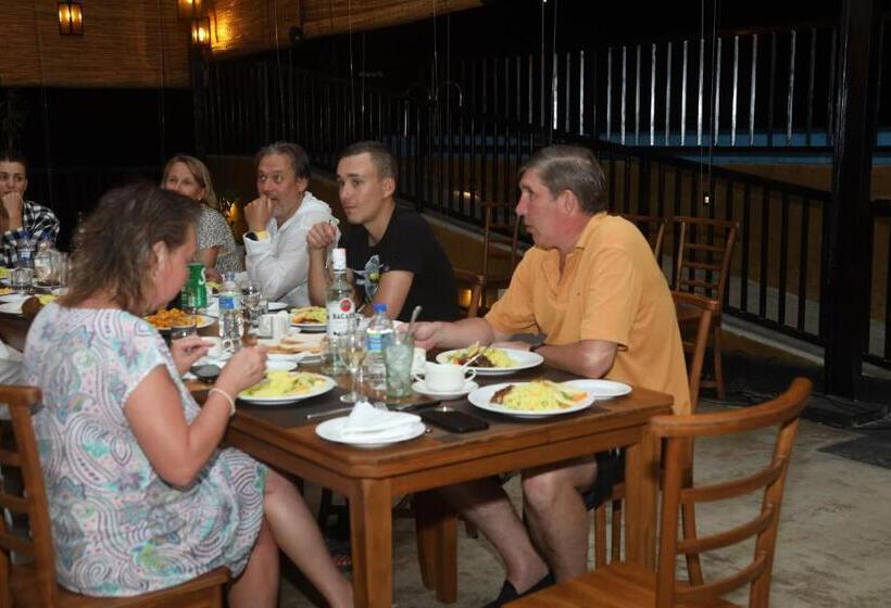 Hotel Ceylon Ayu Resort Kandy