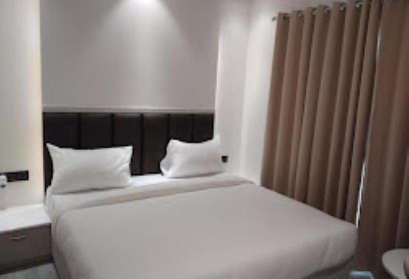 ホテル Midtown , Bareilly