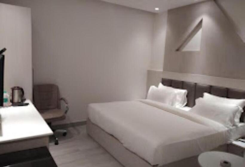 ホテル Midtown , Bareilly