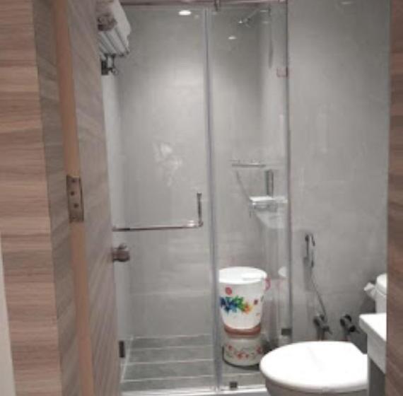 ホテル Midtown , Bareilly