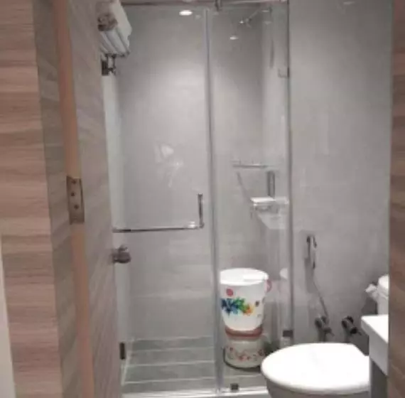 ホテル Midtown , Bareilly