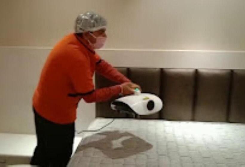 ホテル Midtown , Bareilly