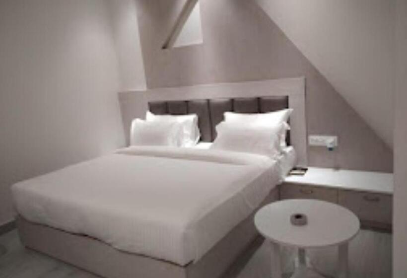 ホテル Midtown , Bareilly