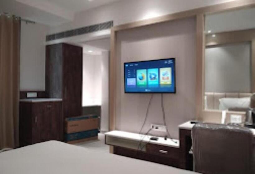 ホテル Midtown , Bareilly