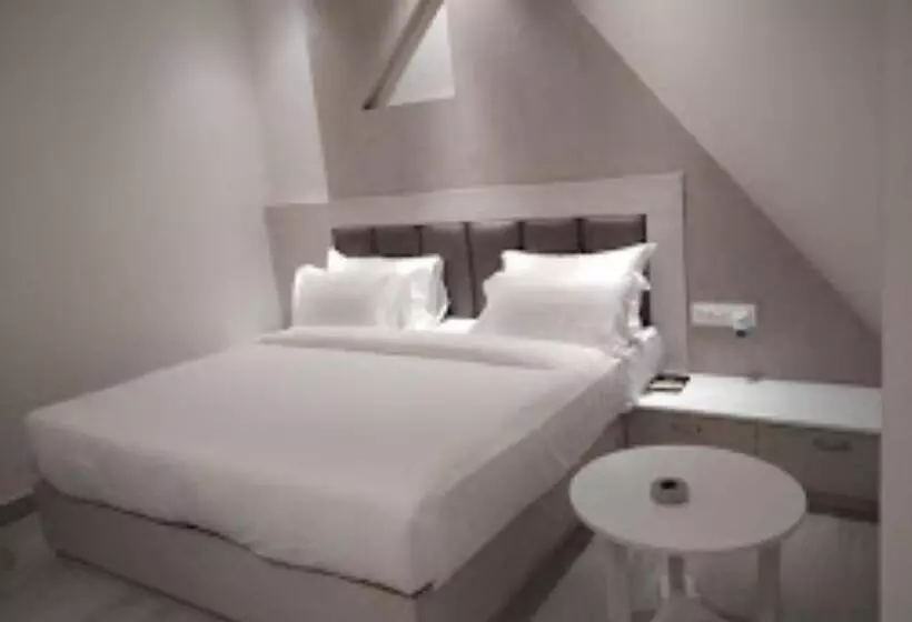 ホテル Midtown , Bareilly
