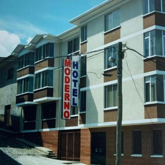 هتل Moderno Coroico