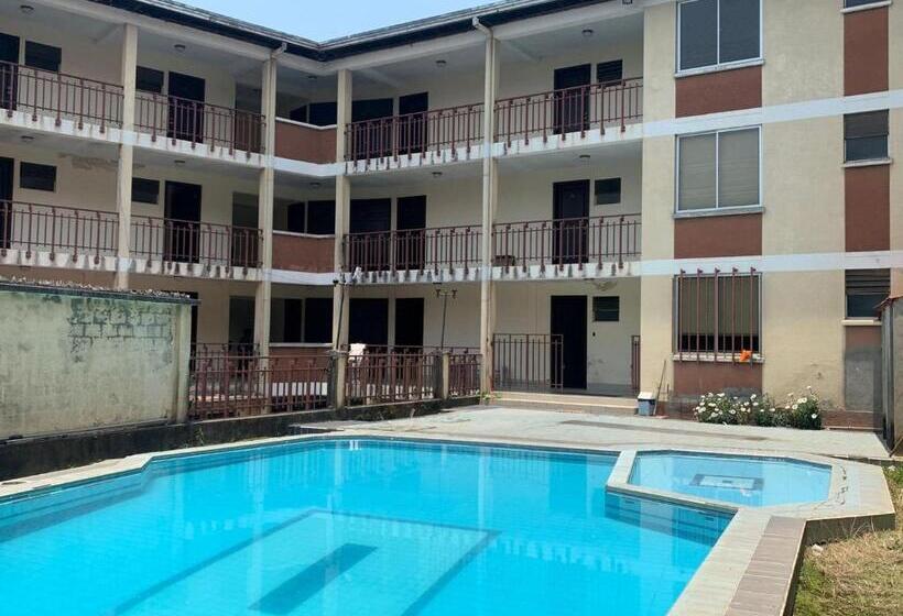 هتل Moderno Coroico