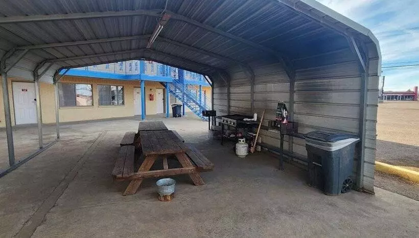 Motelli Executive Inn