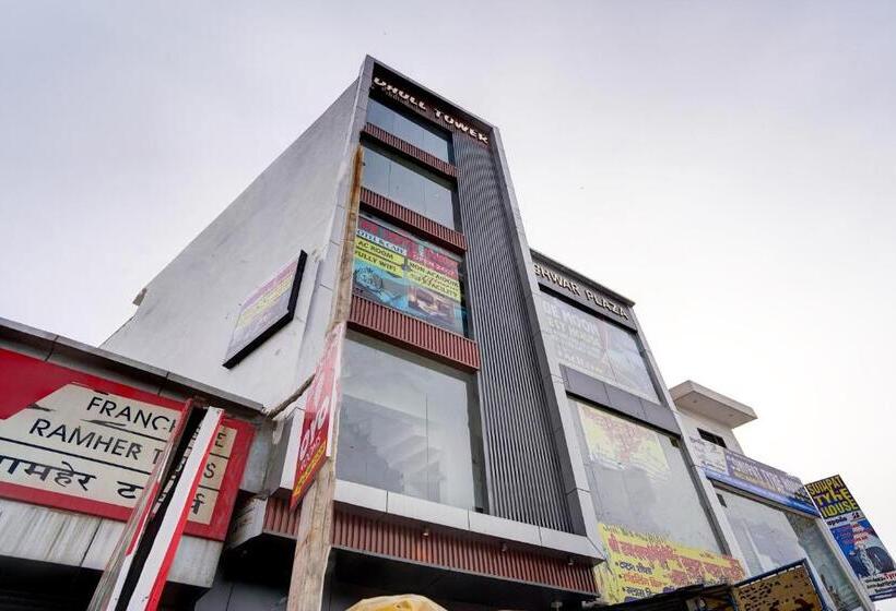 Oyo 82171 The Love Bird Hotel & Cafe