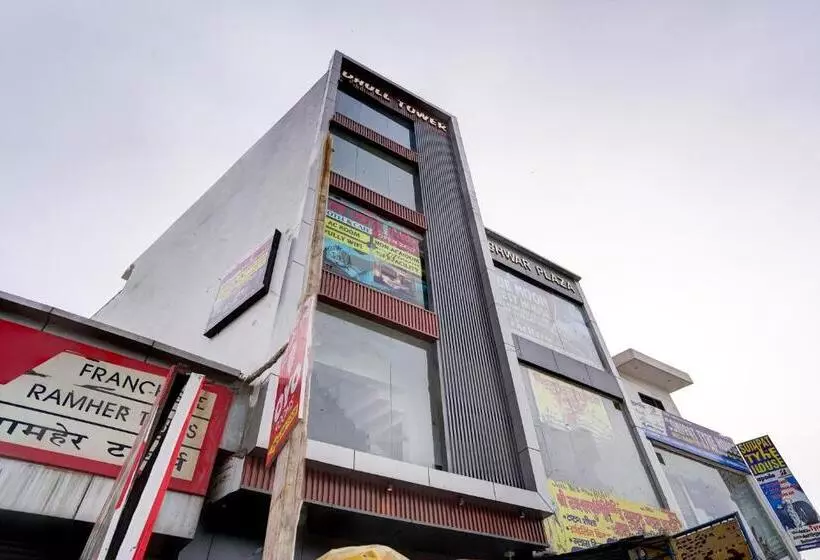 Oyo 82171 The Love Bird Hotel & Cafe