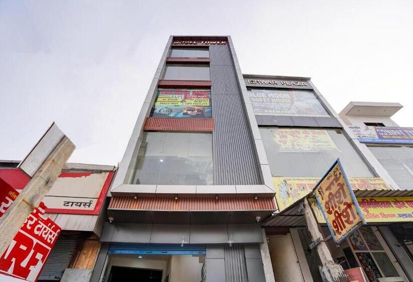 Oyo 82171 The Love Bird Hotel & Cafe