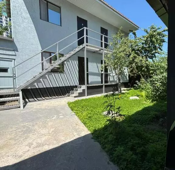 پانسیون гостевой дом инжу