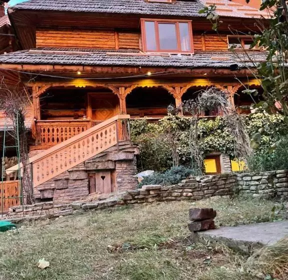 Majatalo Camera Cedru   Cătun