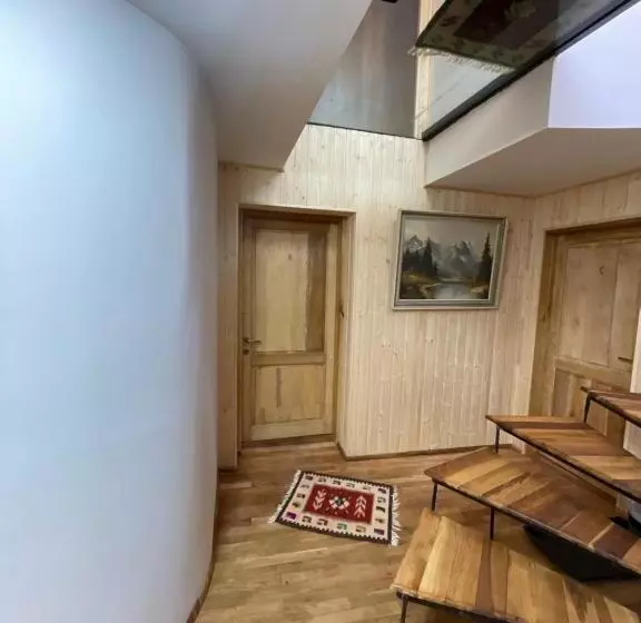 Majatalo Camera Cedru   Cătun