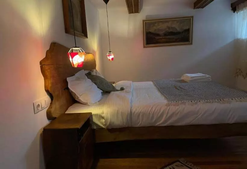 Majatalo Camera Cedru   Cătun