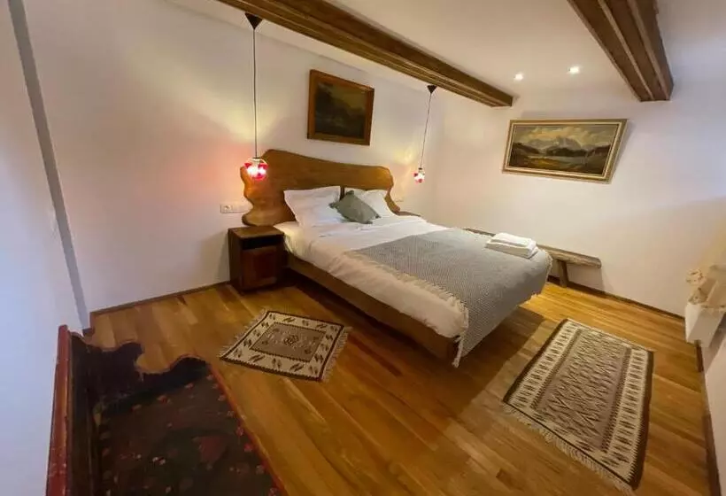 Majatalo Camera Cedru   Cătun