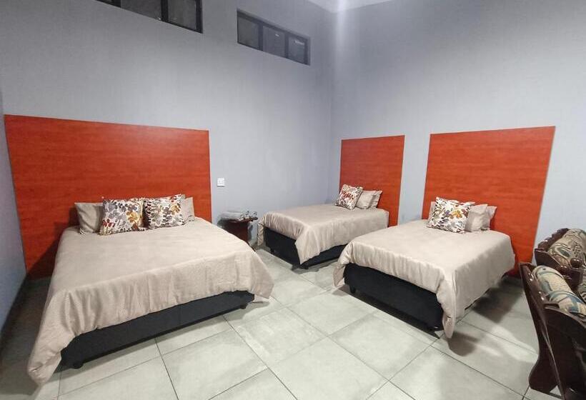 Pensão Clyde S On Dale Guest House