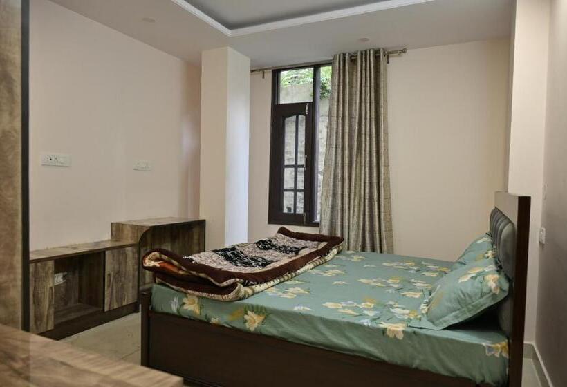 Пансион Hazelwood Kandaghat