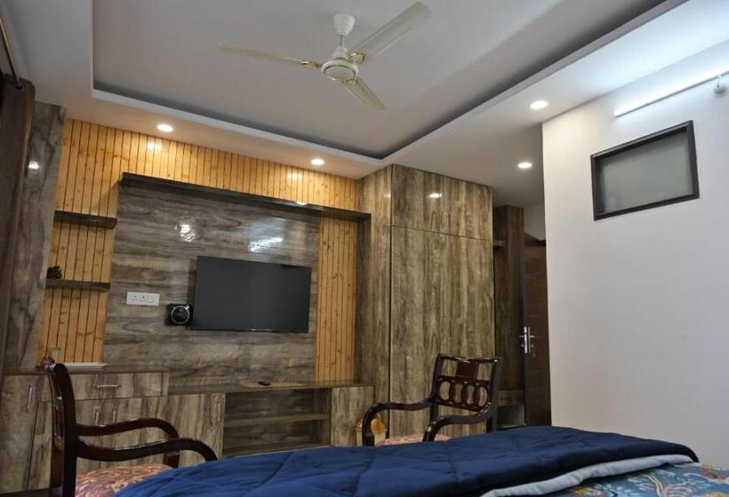 Пансион Hazelwood Kandaghat