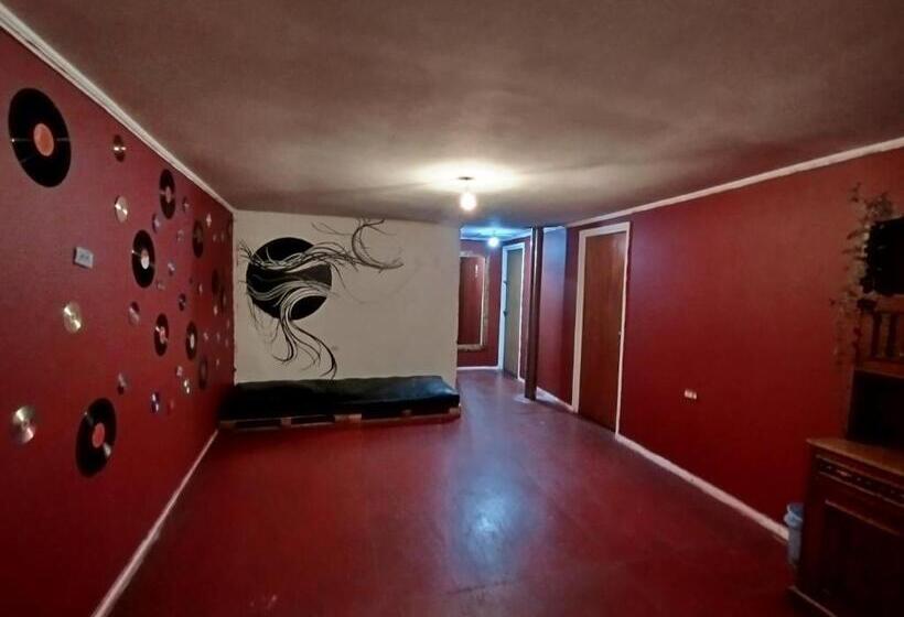 تختخواب و صبحانه Molino Rojo Hostel