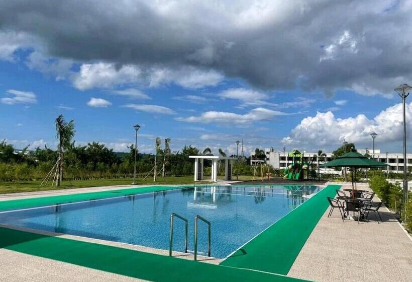Condo In Clark Pampanga Beside Hilton Hotel And Casino