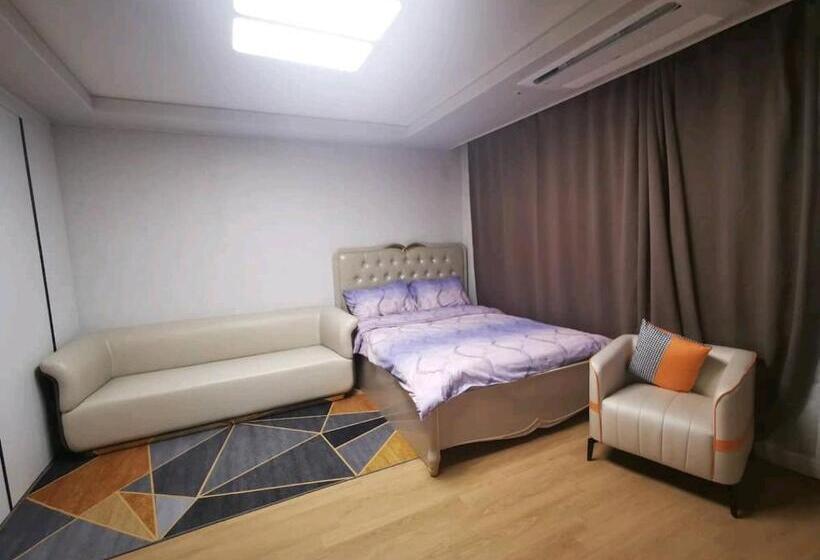 Condo In Clark Pampanga Beside Hilton Hotel And Casino