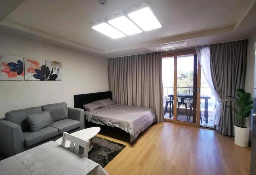 Condo In Clark Pampanga Beside Hilton Hotel And Casino