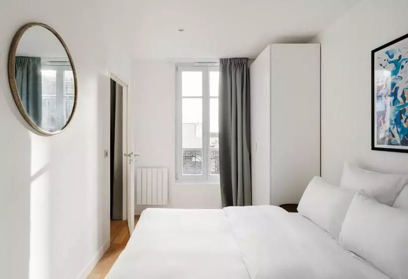 Emilie Homes   Clichy