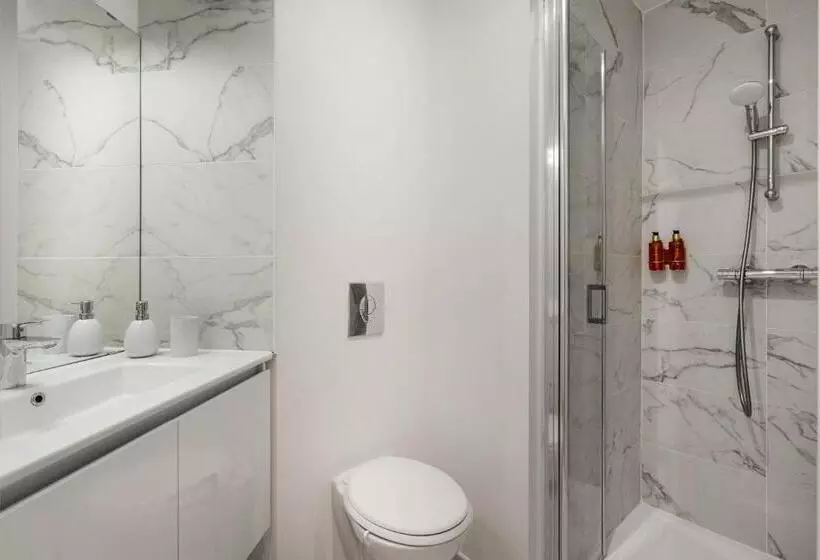 Emilie Homes   Clichy