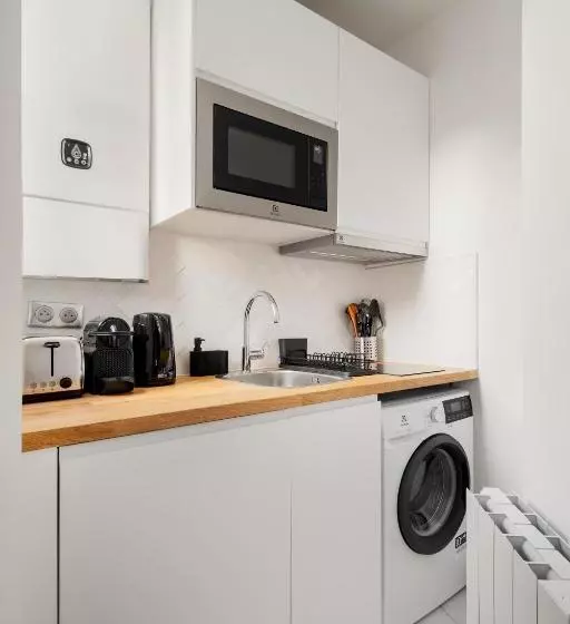 Emilie Homes   Clichy