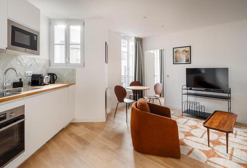 Emilie Homes   Clichy