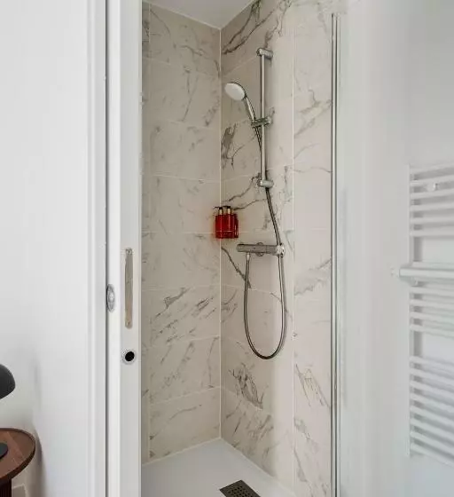 Emilie Homes   Clichy