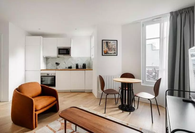 Emilie Homes   Clichy