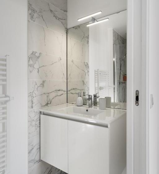 Emilie Homes   Clichy