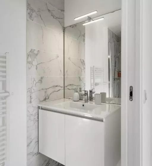 Emilie Homes   Clichy