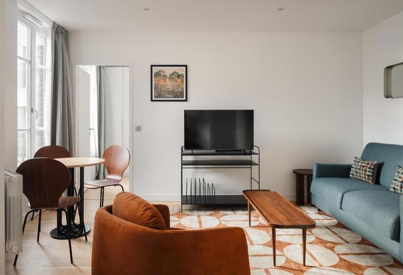 Emilie Homes   Clichy