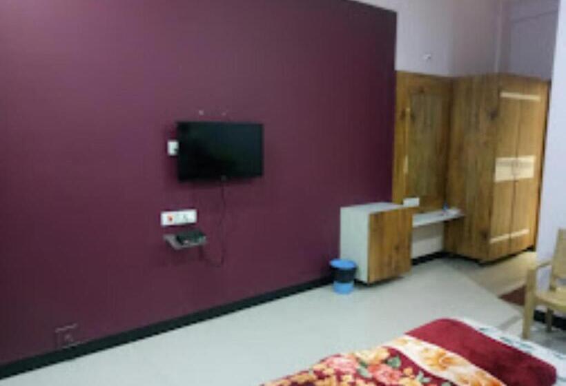 בית מלון כפרי होटल इन्द्राणी पैलेस , Bediya