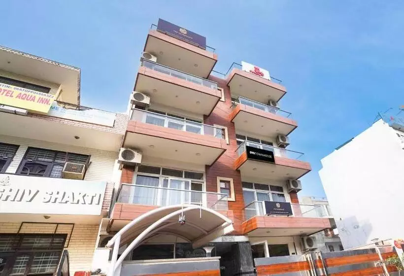 ホテル Townhouse 1337 Shavin Manor
