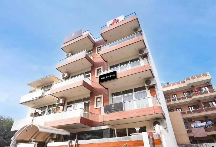 ホテル Townhouse 1337 Shavin Manor
