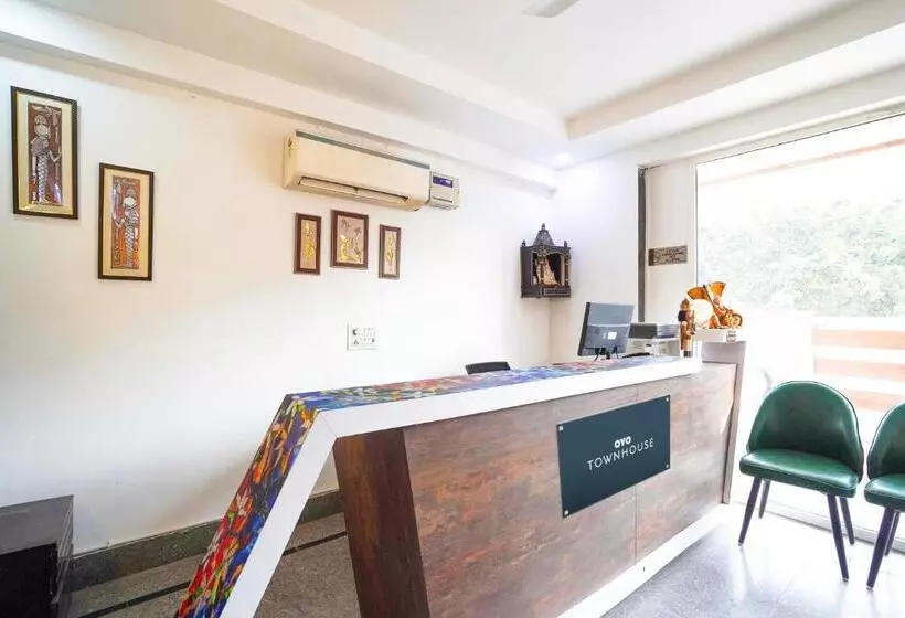 ホテル Townhouse 1337 Shavin Manor