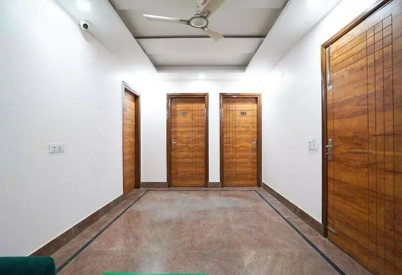 ホテル Townhouse 1337 Shavin Manor