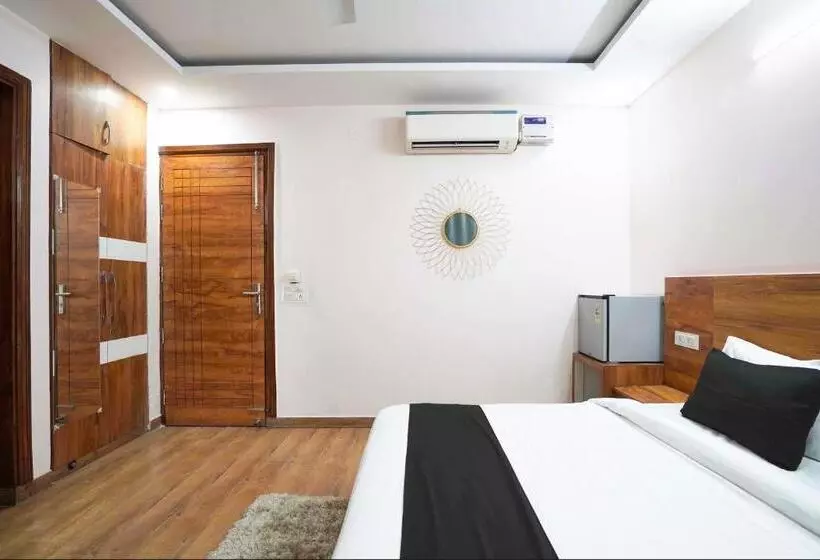 ホテル Townhouse 1337 Shavin Manor