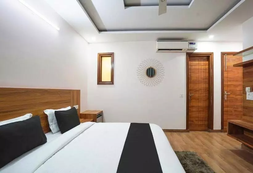 ホテル Townhouse 1337 Shavin Manor