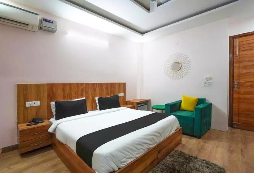 ホテル Townhouse 1337 Shavin Manor